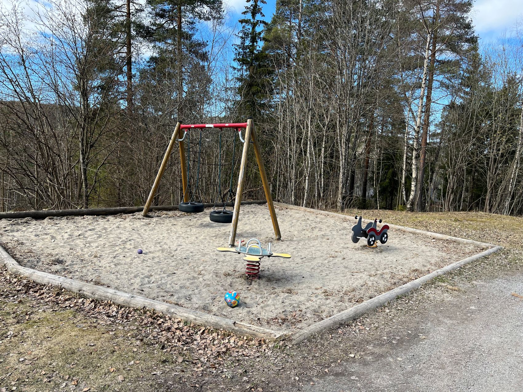 Nedre Toppenhaug lekeplass